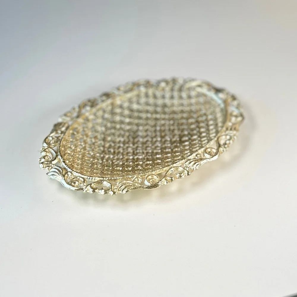 Vintage Gold Metal Filigree Hollywood Regency Style Oval Footed Soap/Vanity Dish